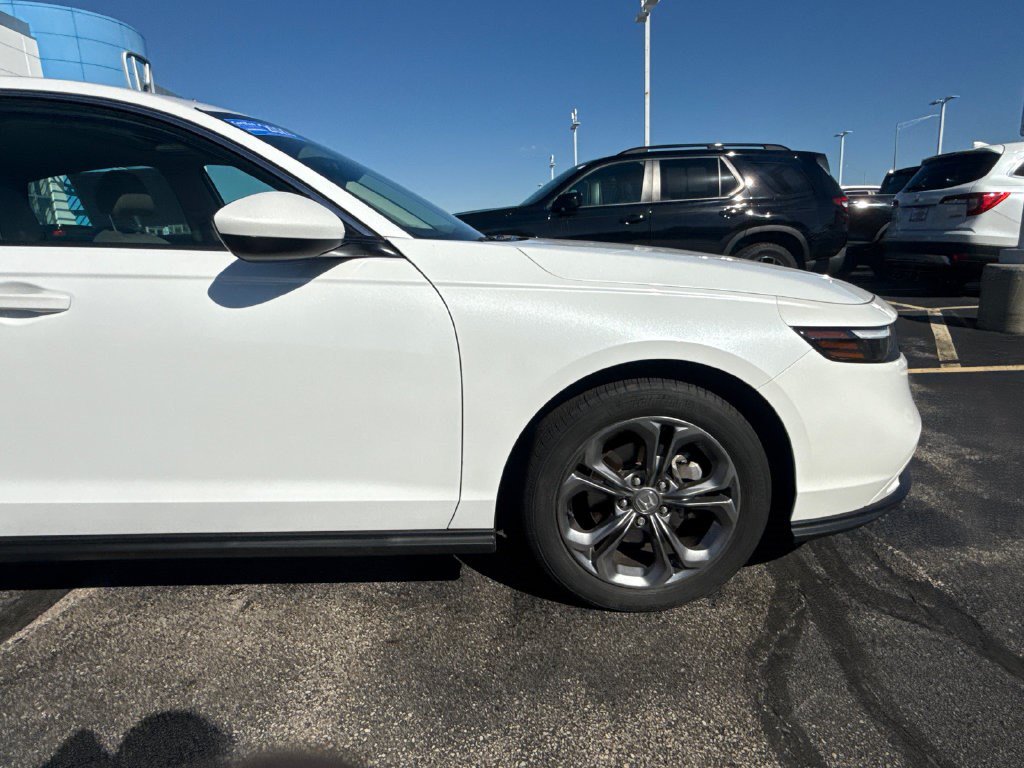Certified 2023 Honda Accord EX image 15