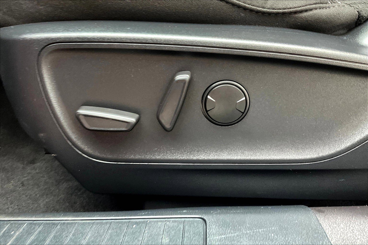 Used 2024 Ford Escape Active w/ Cold Weather Package image 34