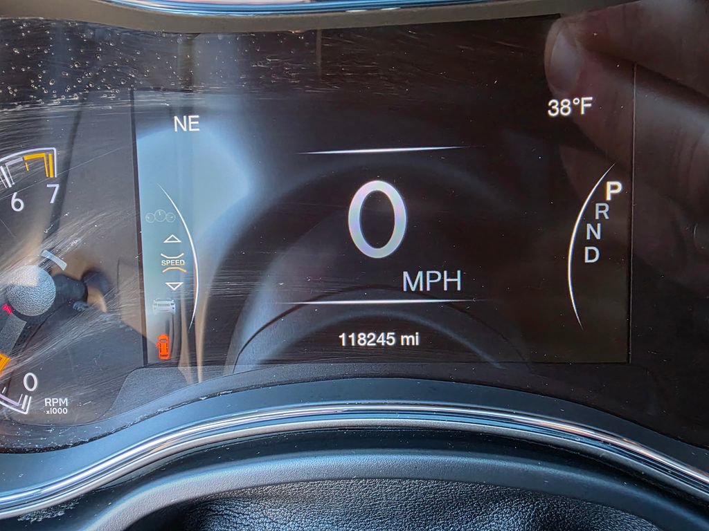 Used 2018 Jeep Grand Cherokee Laredo image 22