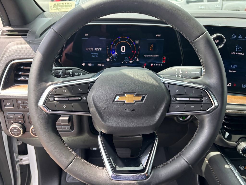 Used 2025 Chevrolet Suburban High Country AWD/4WD image 14