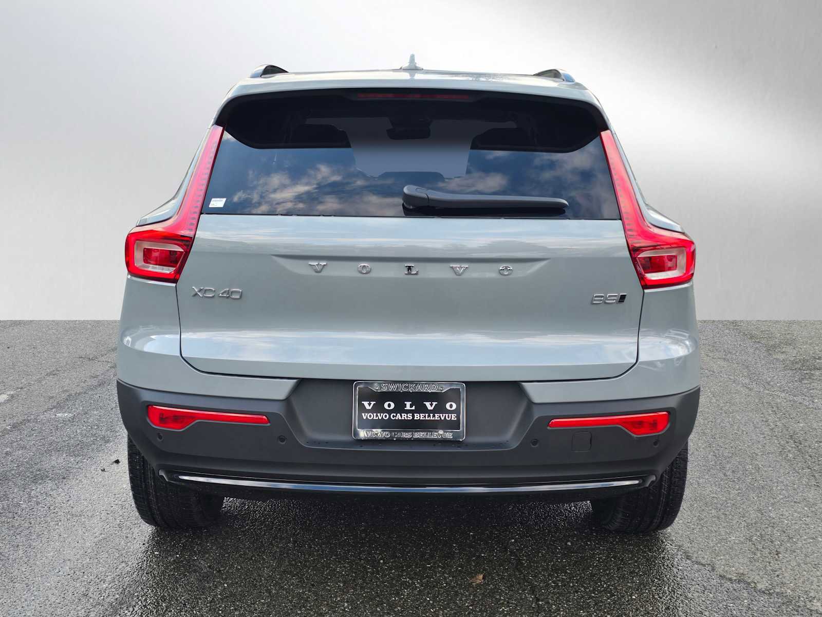 New 2026 Volvo XC40 B5 Plus w/ Protection Package Premier image 4