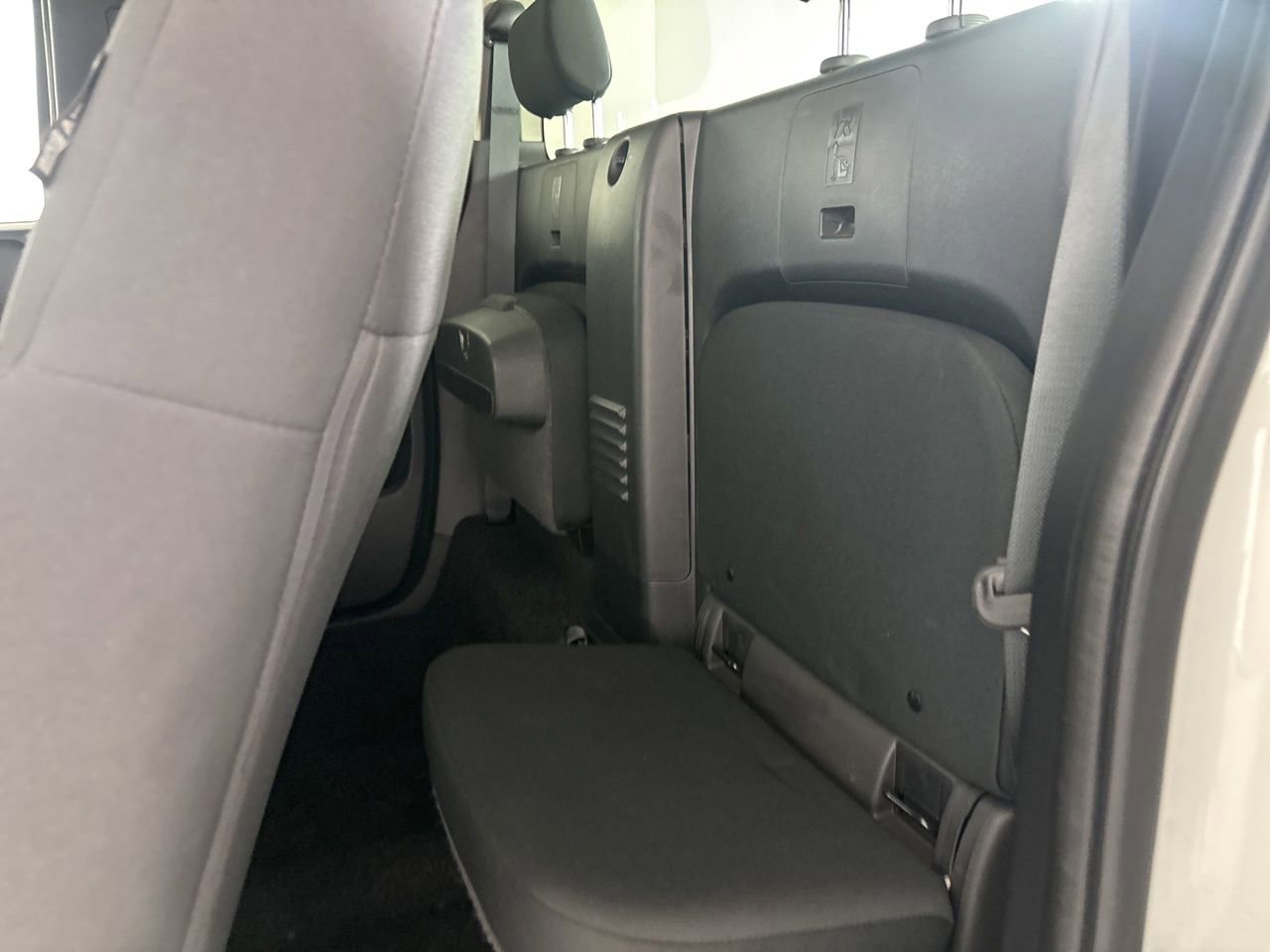 Used 2022 Nissan Frontier S image 18