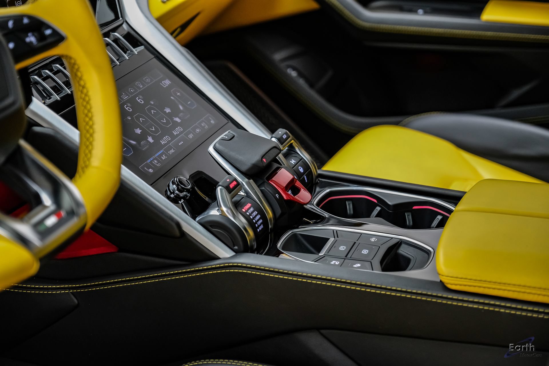 Used 2021 Lamborghini Urus AWD/4WD image 59