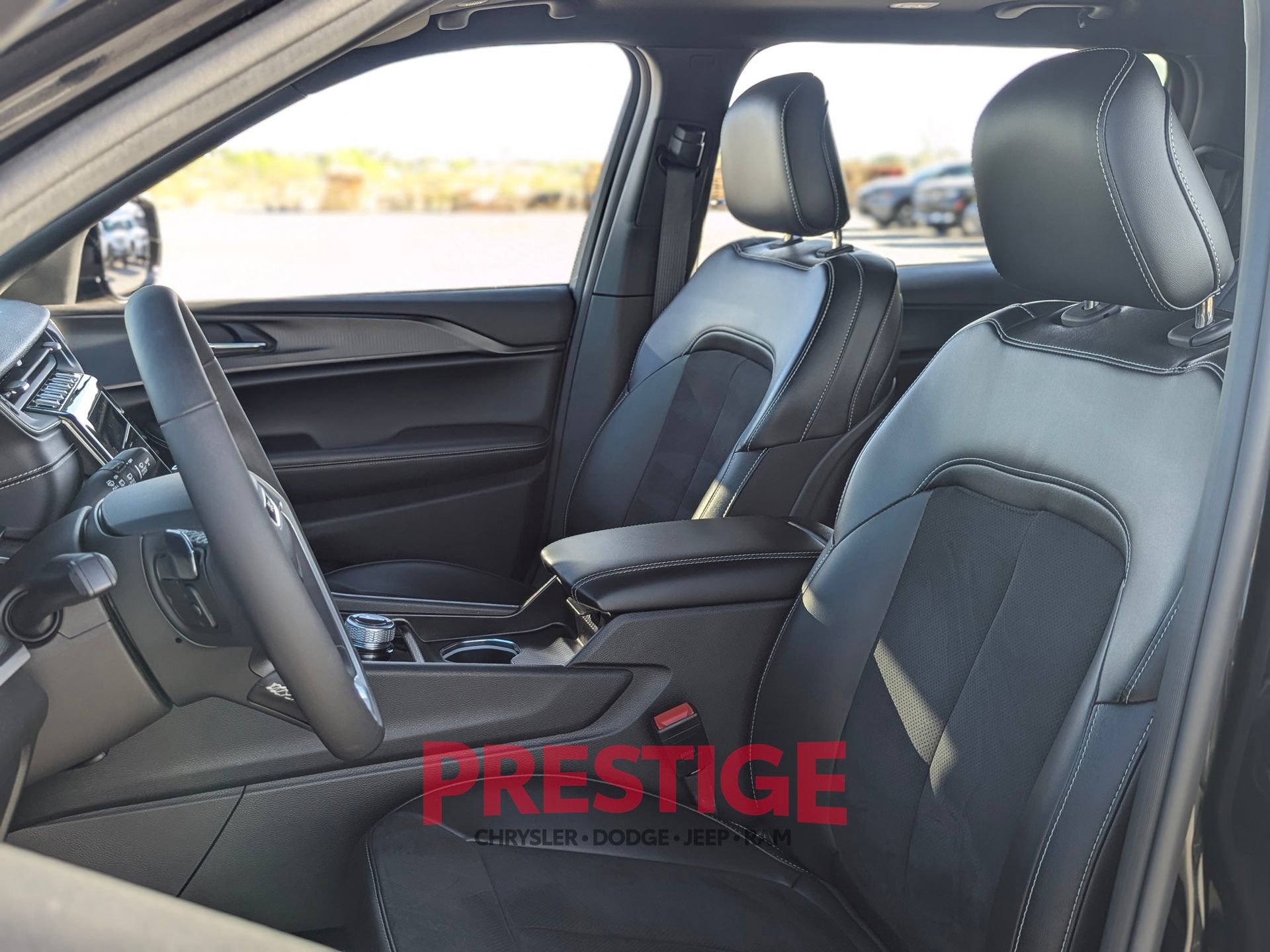 Used 2024 Jeep Grand Cherokee L Altitude image 29