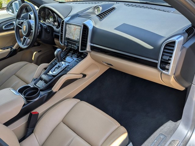 Used 2017 Porsche Cayenne S AWD/4WD image 24