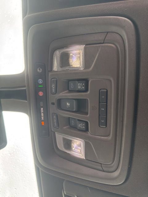 Used 2021 GMC Sierra 3500 SLT w/ SLT Preferred Package AWD/4WD image 26