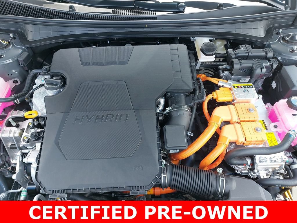 Certified 2025 Hyundai Elantra Limited FWD image 31
