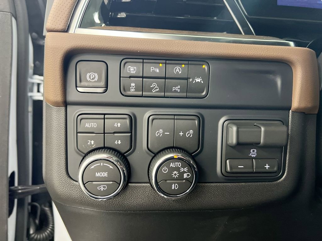 New 2026 Chevrolet Suburban High Country image 19