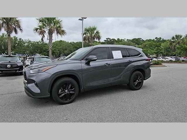 Used 2023 Toyota Highlander XLE FWD image 19