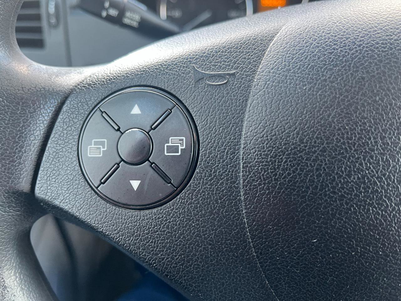 Used 2015 Mercedes-Benz Sprinter 2500 image 29