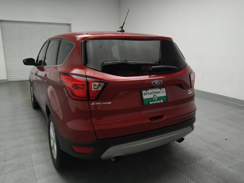 Used 2019 Ford Escape SE FWD image 6