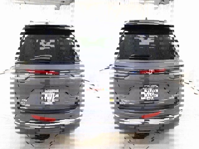 Used 2022 Jeep Grand Cherokee Laredo w/ Luxury Tech Group I image 5