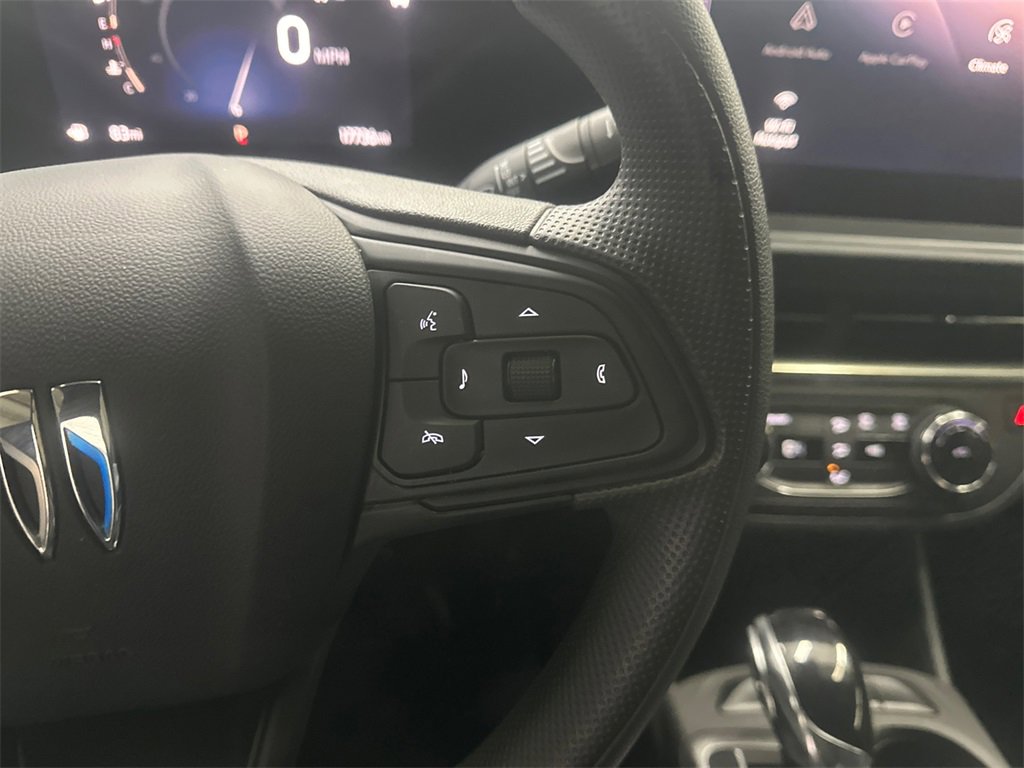 Used 2024 Buick Envista Preferred image 25