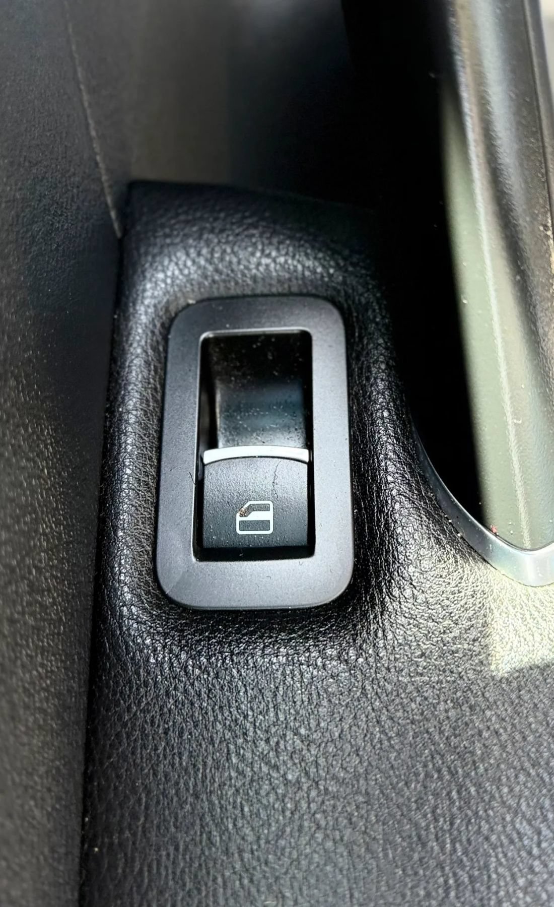 Used 2017 Volkswagen Passat 1.8T S FWD image 27
