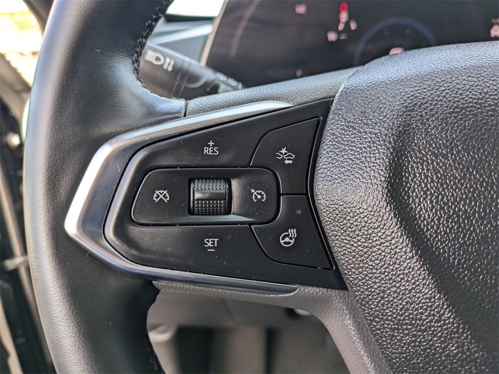 Used 2025 Chevrolet Trax LT w/ LT Convenience Package image 22