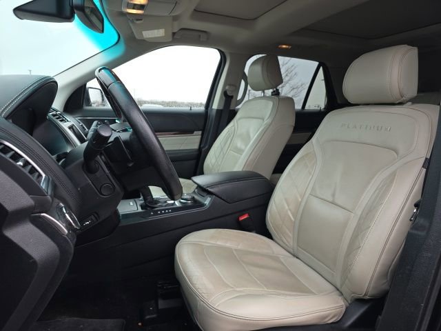 Used 2016 Ford Explorer Platinum AWD/4WD image 9