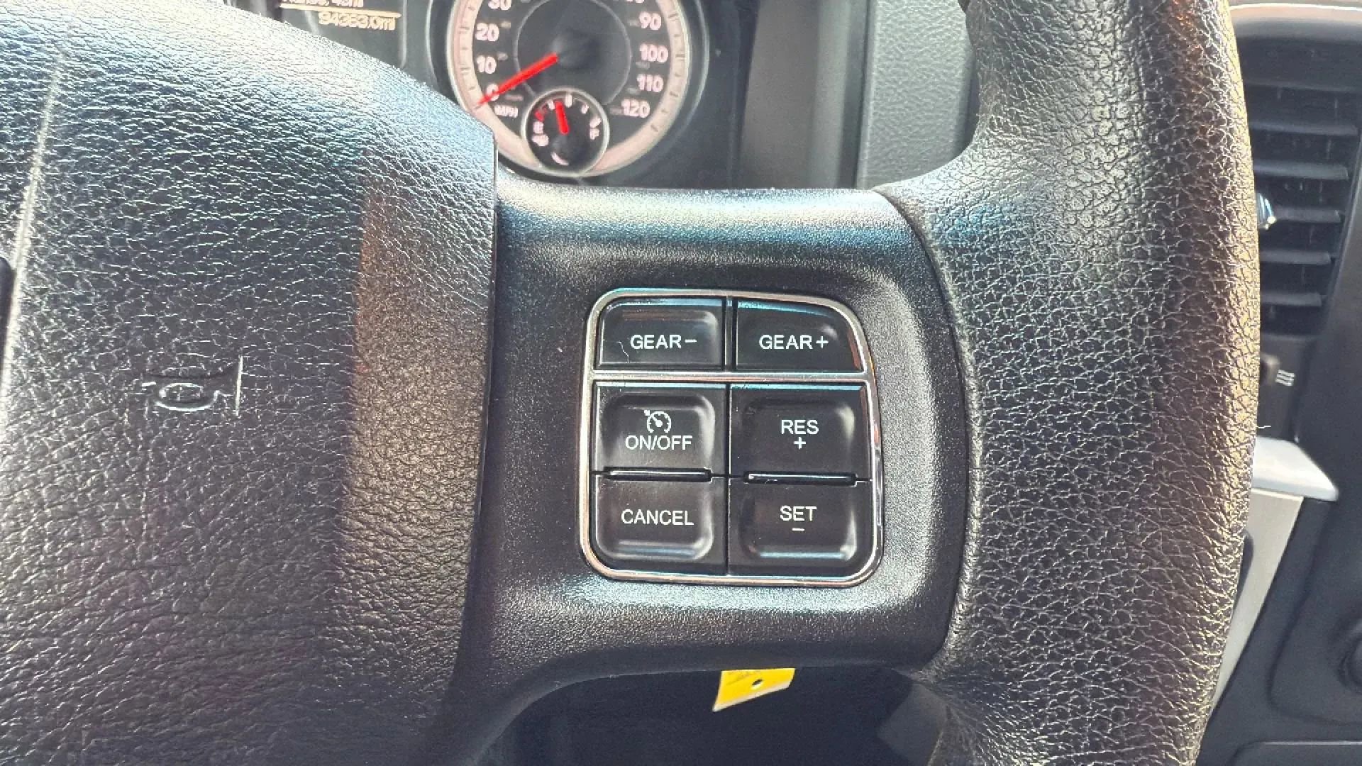 Used 2016 RAM 1500 Classic SLT AWD/4WD image 11