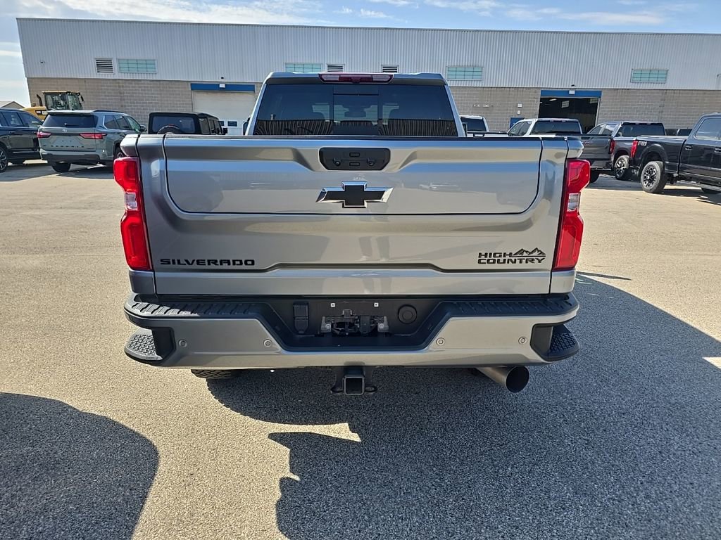 Used 2024 Chevrolet Silverado 2500 High Country AWD/4WD image 4