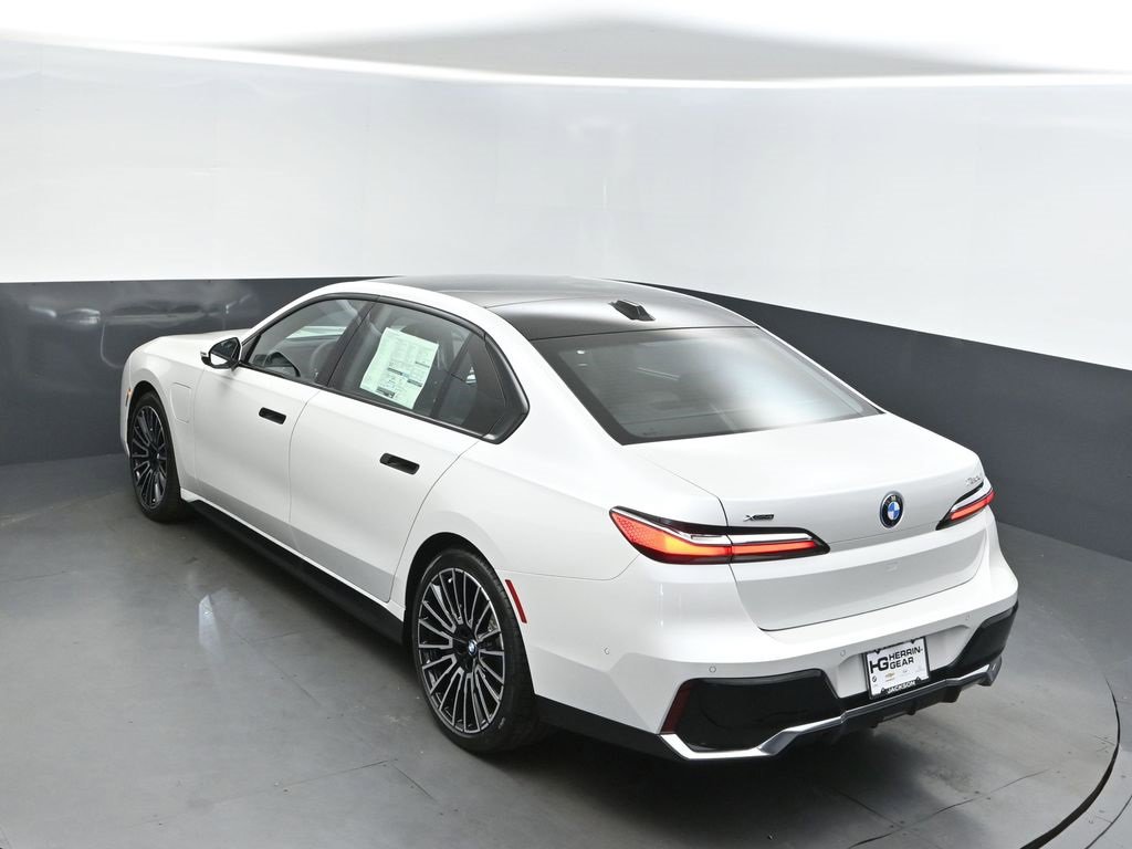 New 2026 BMW 750e xDrive image 14