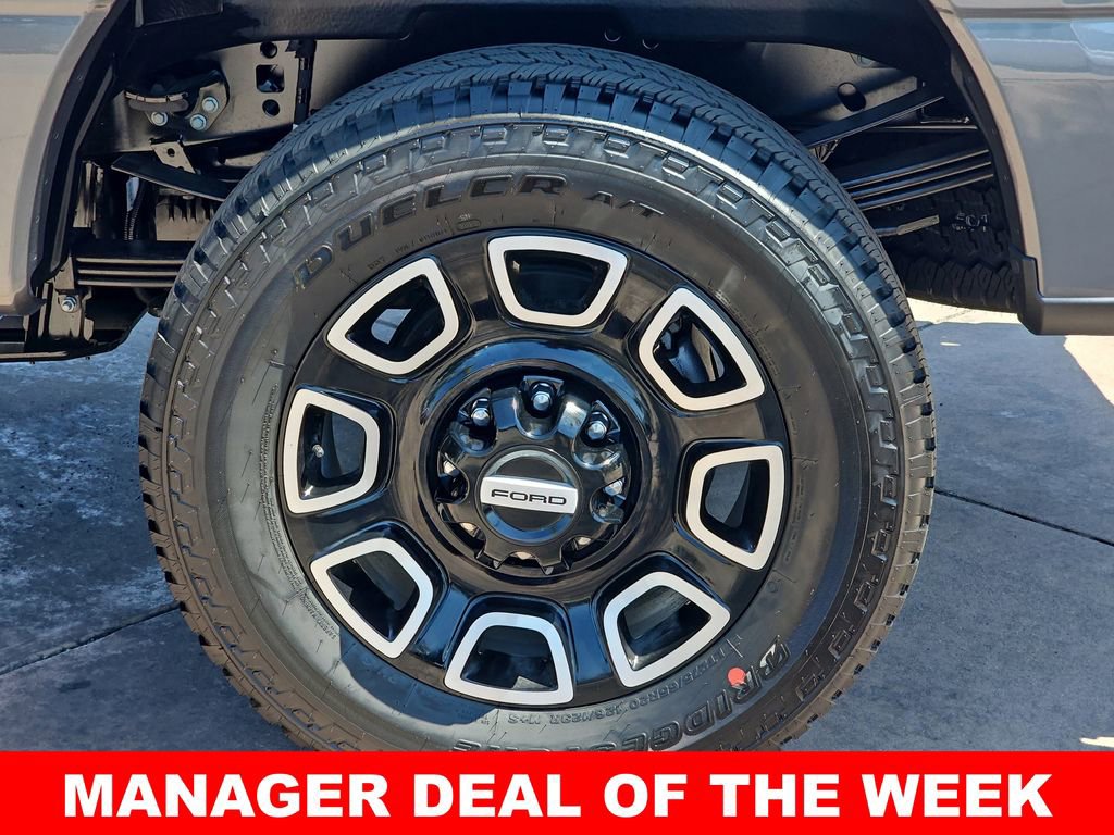 New 2026 Ford F350 Platinum w/ FX4 Off-Road Package image 38