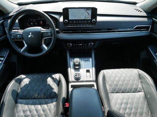Used 2024 Mitsubishi Outlander SEL AWD/4WD image 12