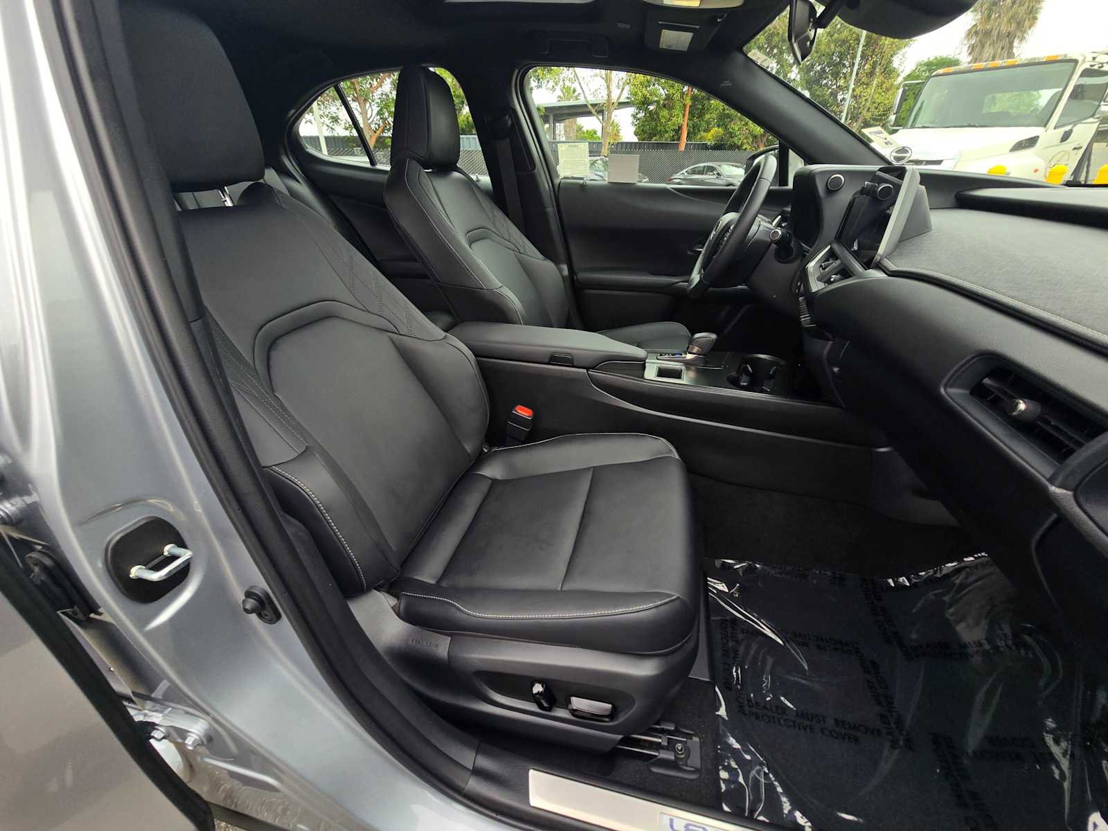 Certified 2025 Lexus UX 300h FWD w/ Accessory Package (Z2) image 11