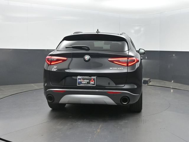 Used 2023 Alfa Romeo Stelvio Ti AWD/4WD image 27