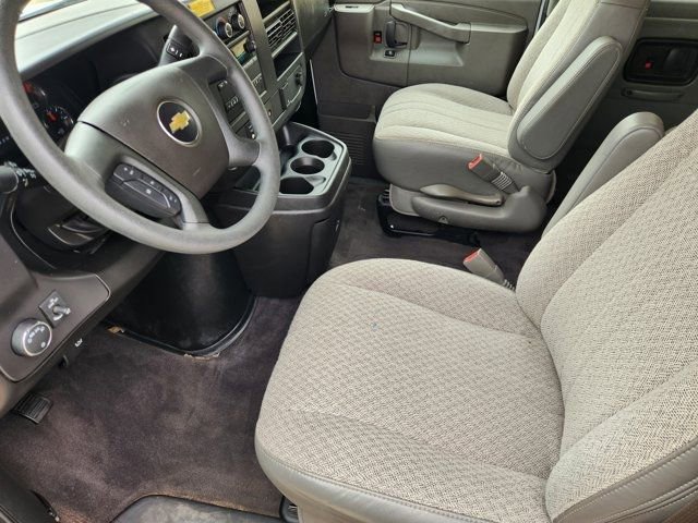 Used 2025 Chevrolet Express 3500 LS image 4