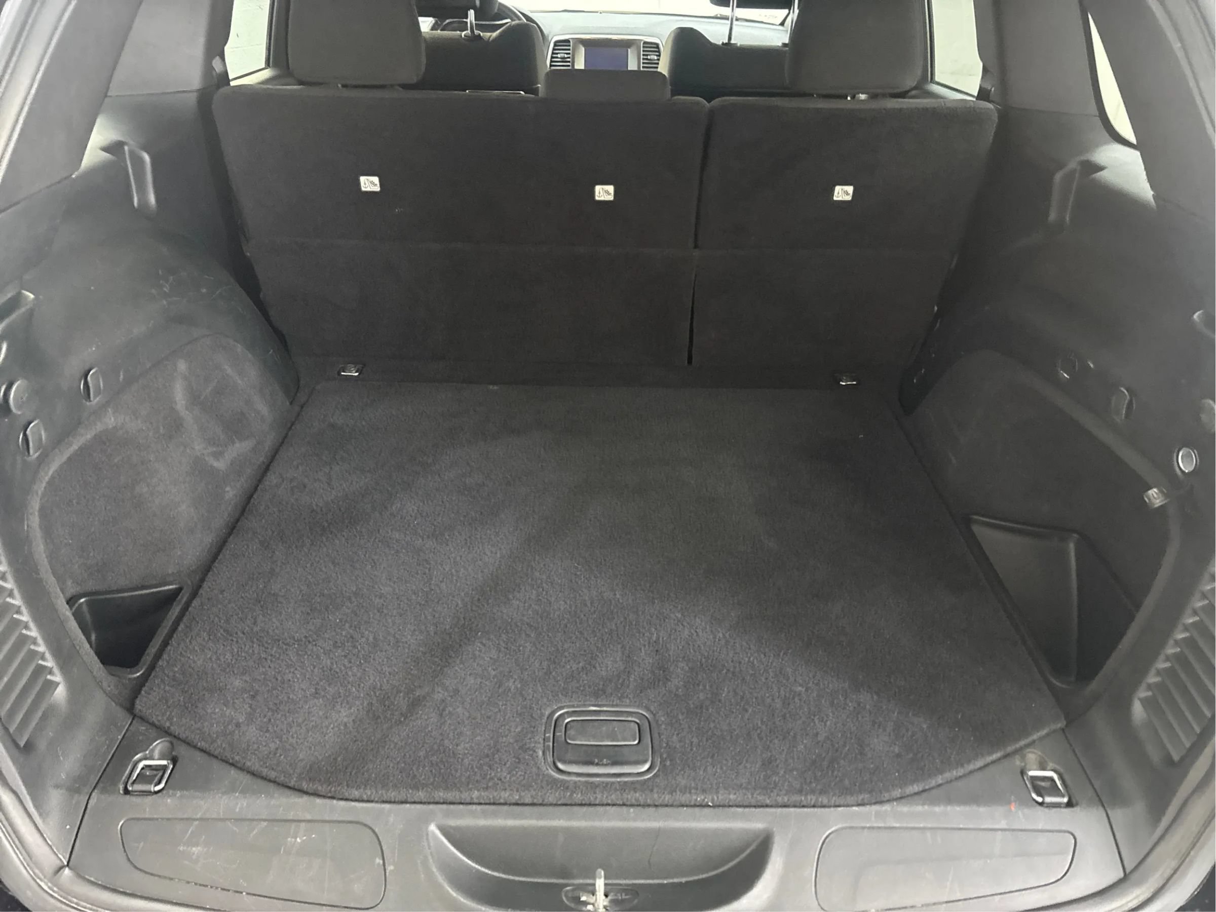 Used 2018 Jeep Grand Cherokee Laredo AWD/4WD image 16