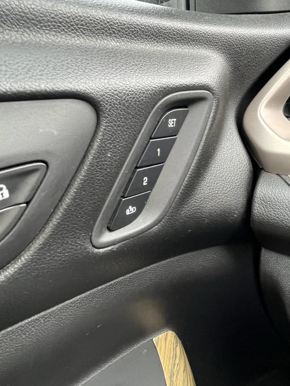 Used 2018 GMC Acadia Denali w/ LPO, Cargo Package image 34