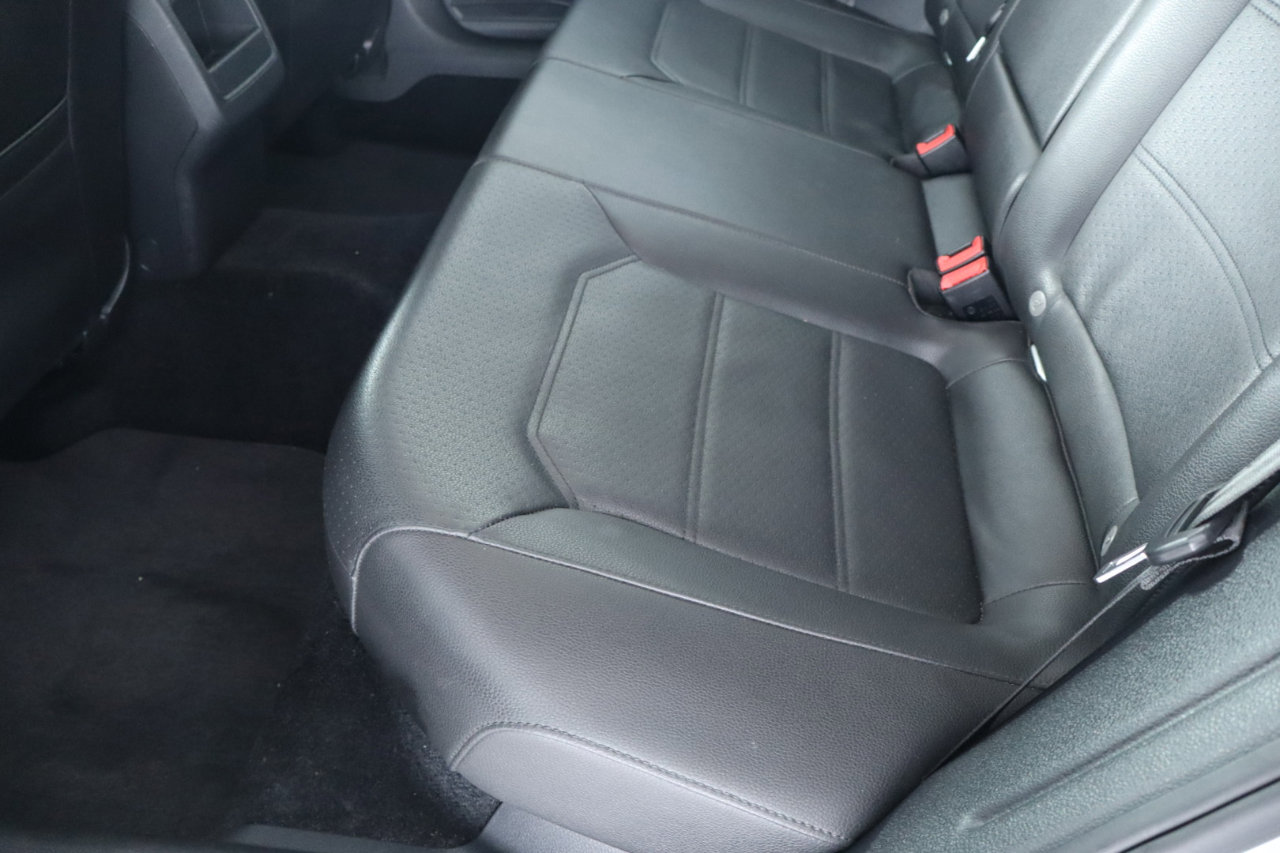 Used 2017 Volkswagen Passat 1.8T R-Line image 31