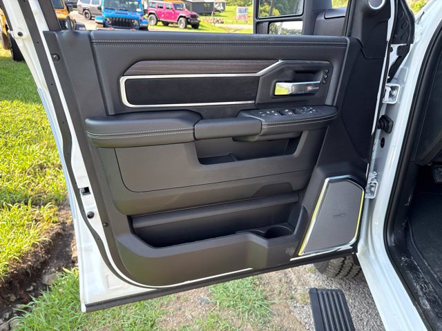 New 2026 RAM 2500 Laramie w/ Night Edition AWD/4WD image 21