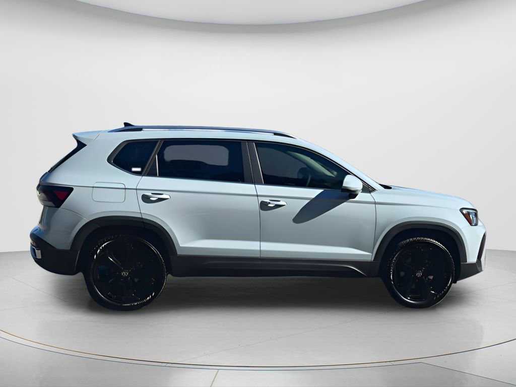 New 2026 Volkswagen Taos SEL image 9