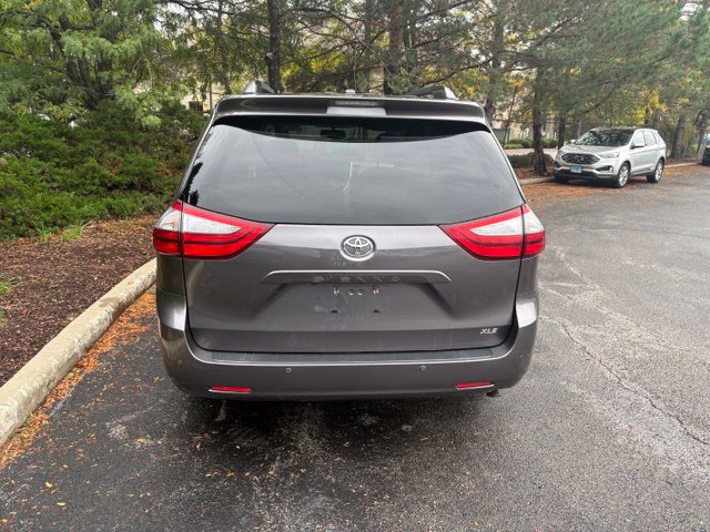 Used 2015 Toyota Sienna XLE Premium FWD image 6