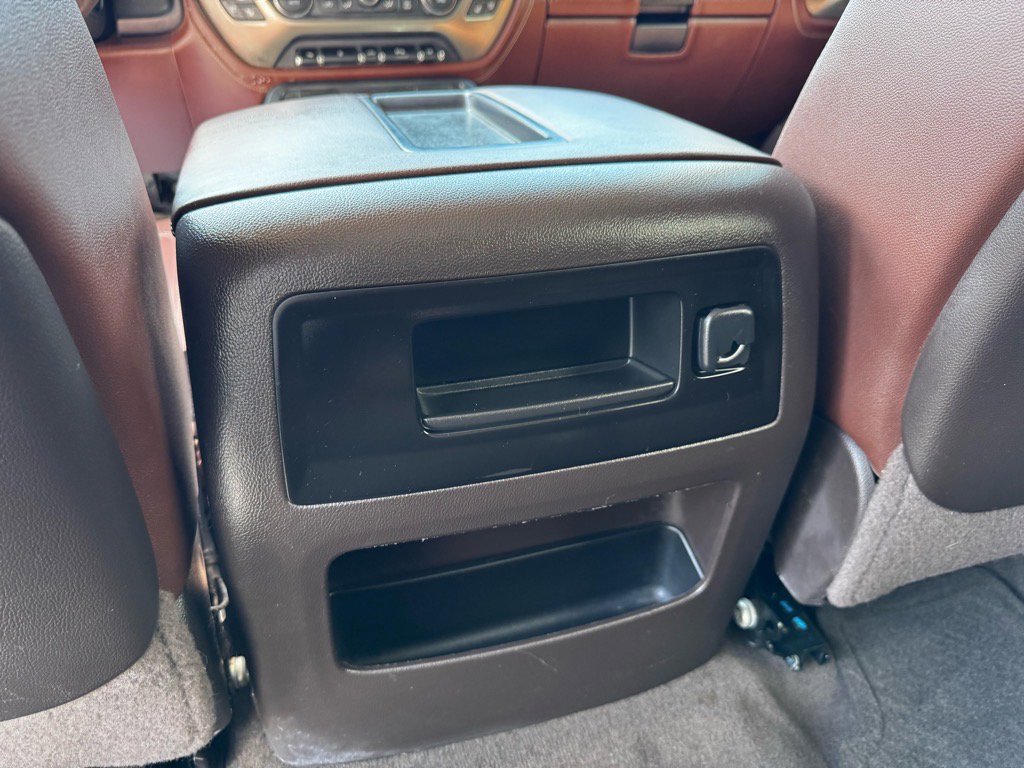 Used 2014 Chevrolet Silverado 1500 High Country w/ High Country Premium Package image 23