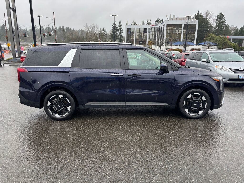 Certified 2025 Kia Carnival EX image 4