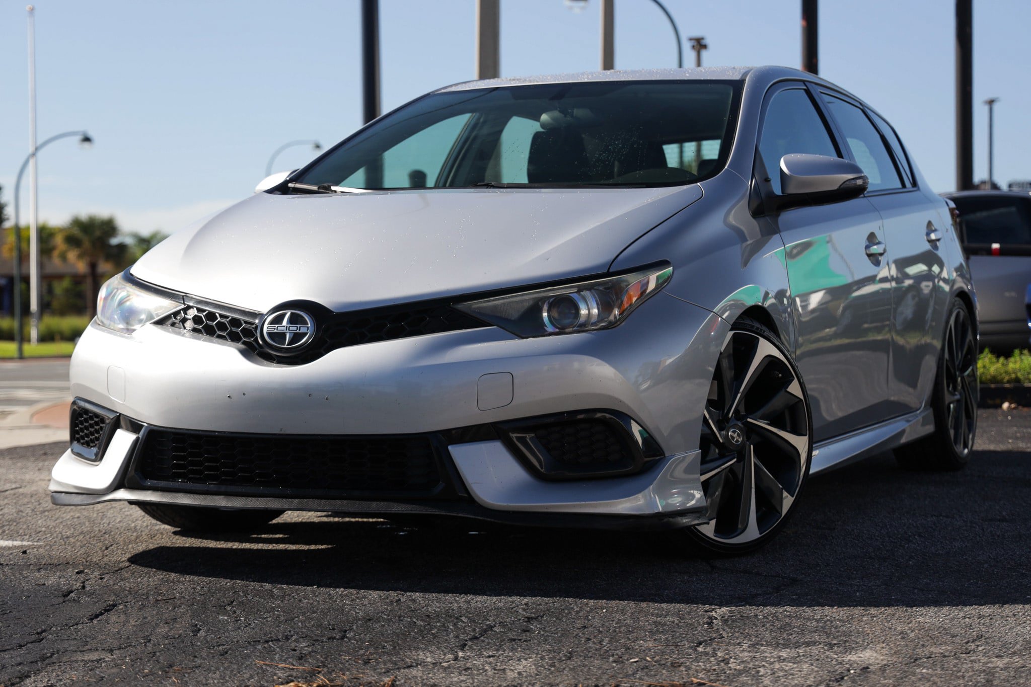 Used 2016 Scion iM FWD image 1