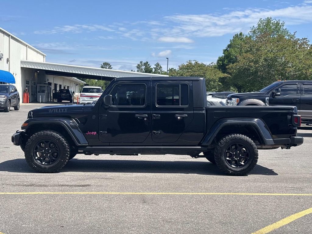 Used 2023 Jeep Gladiator Sport AWD/4WD image 18