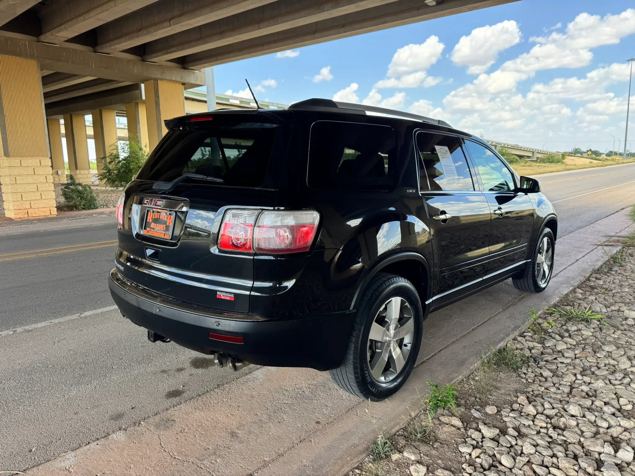 Used 2011 GMC Acadia SLT FWD image 3