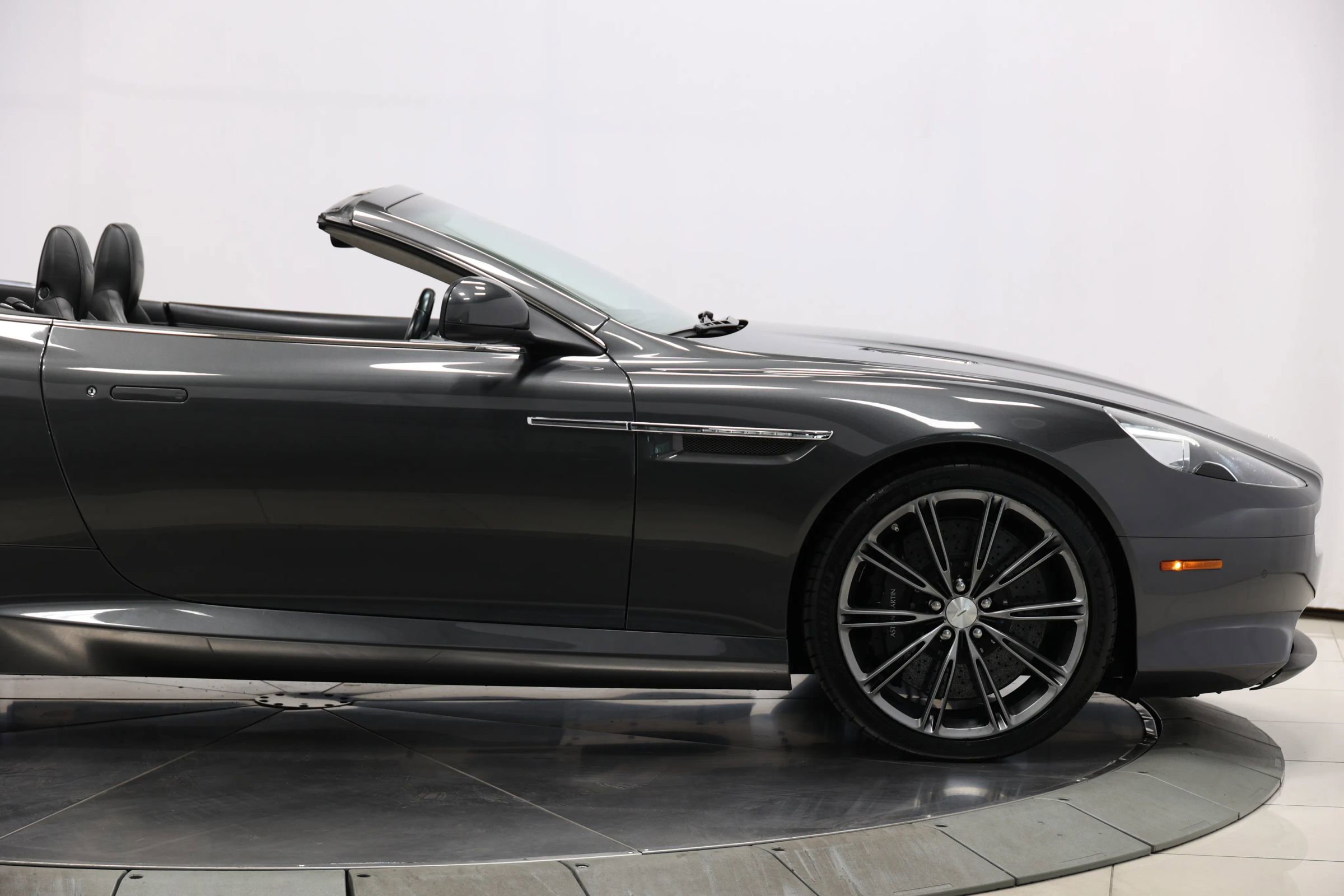 Used 2012 Aston Martin Virage Volante image 69