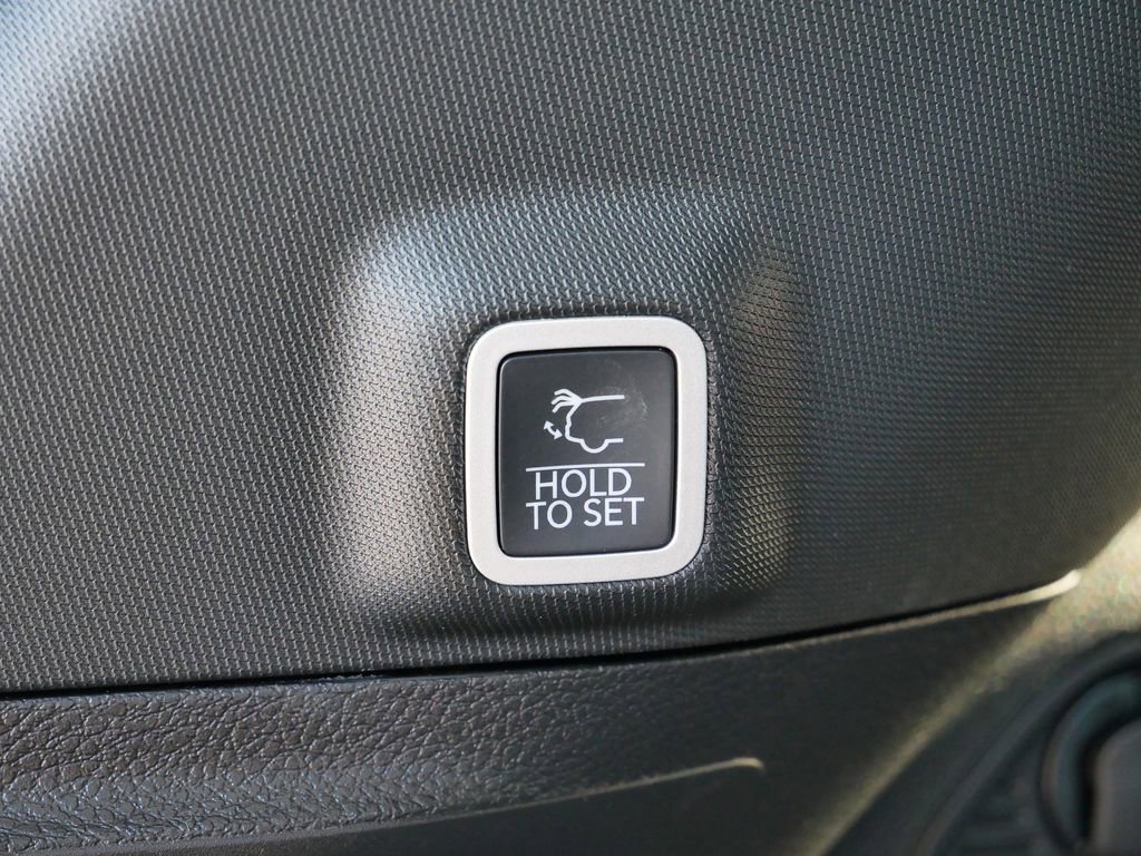 New 2025 Jeep Grand Cherokee Laredo image 15