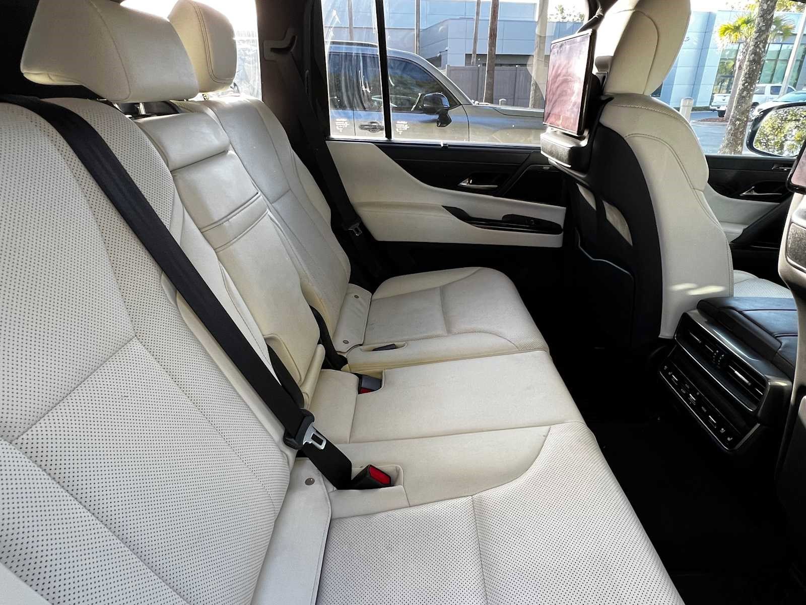 Used 2022 Lexus LX 600 4WD w/ Appearance Package image 42