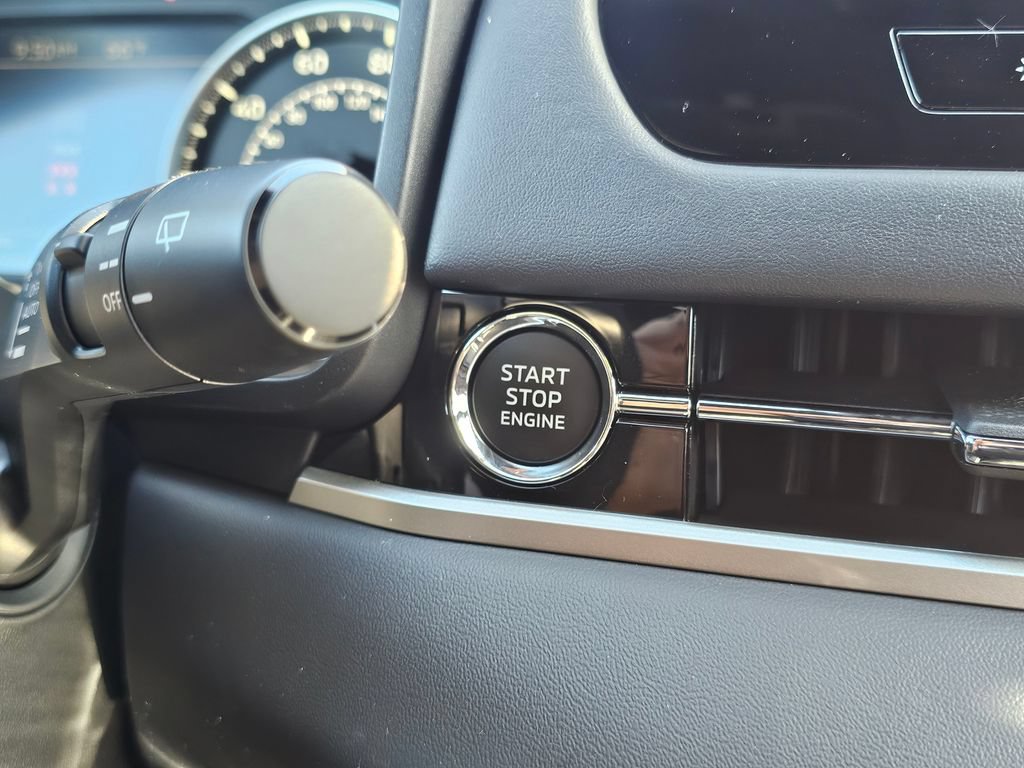 New 2026 Mitsubishi Outlander LE AWD/4WD image 25