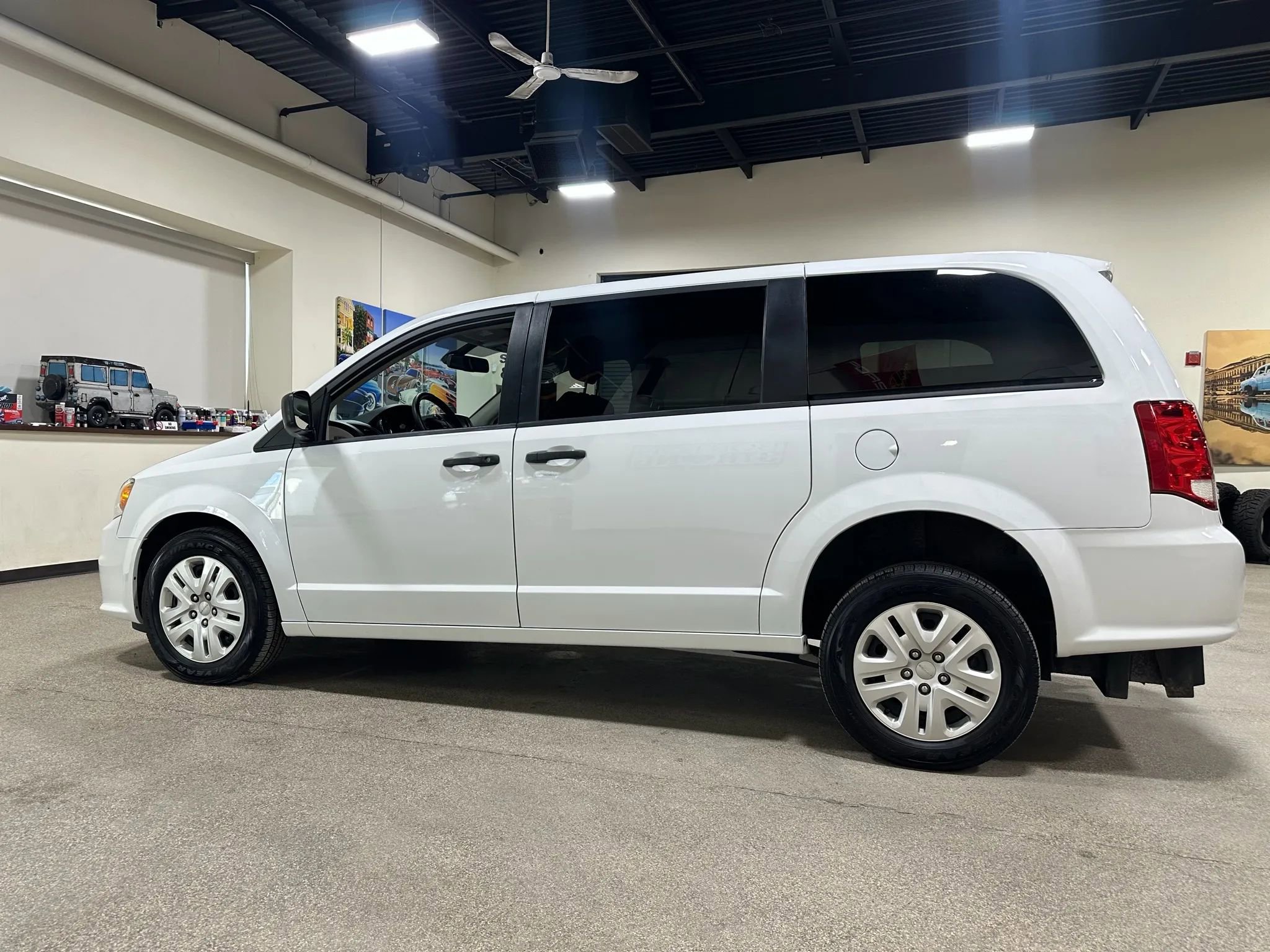 Used 2019 Dodge Grand Caravan SE image 15