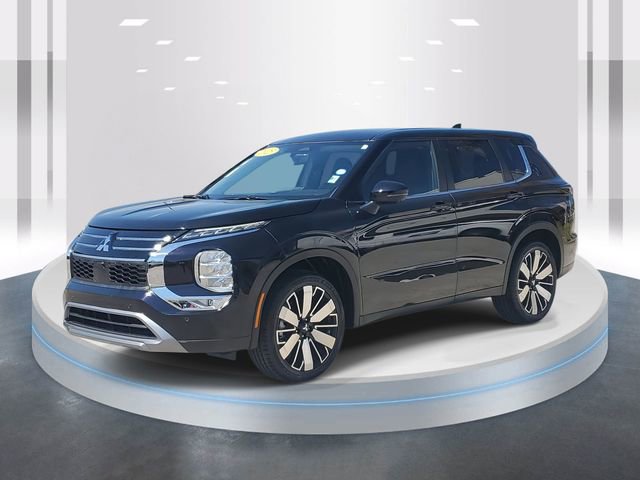 Used 2025 Mitsubishi Outlander SE AWD/4WD image 2