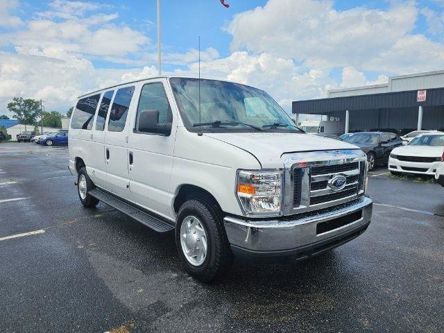 Used 2011 Ford E-350 and Econoline 350 XLT RWD image 3