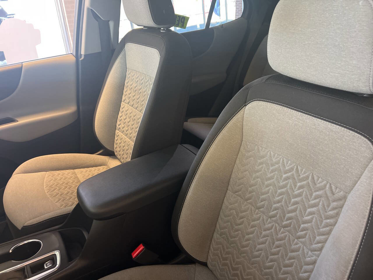 Used 2022 Chevrolet Equinox LS image 21