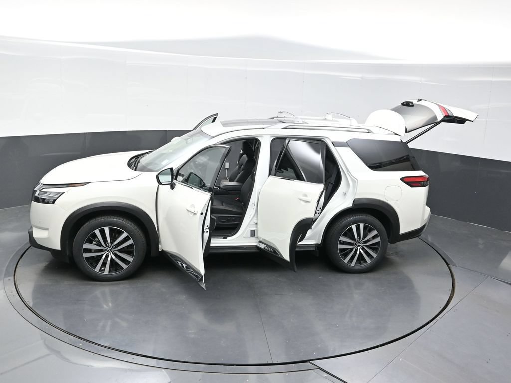 Used 2023 Nissan Pathfinder Platinum AWD/4WD image 52
