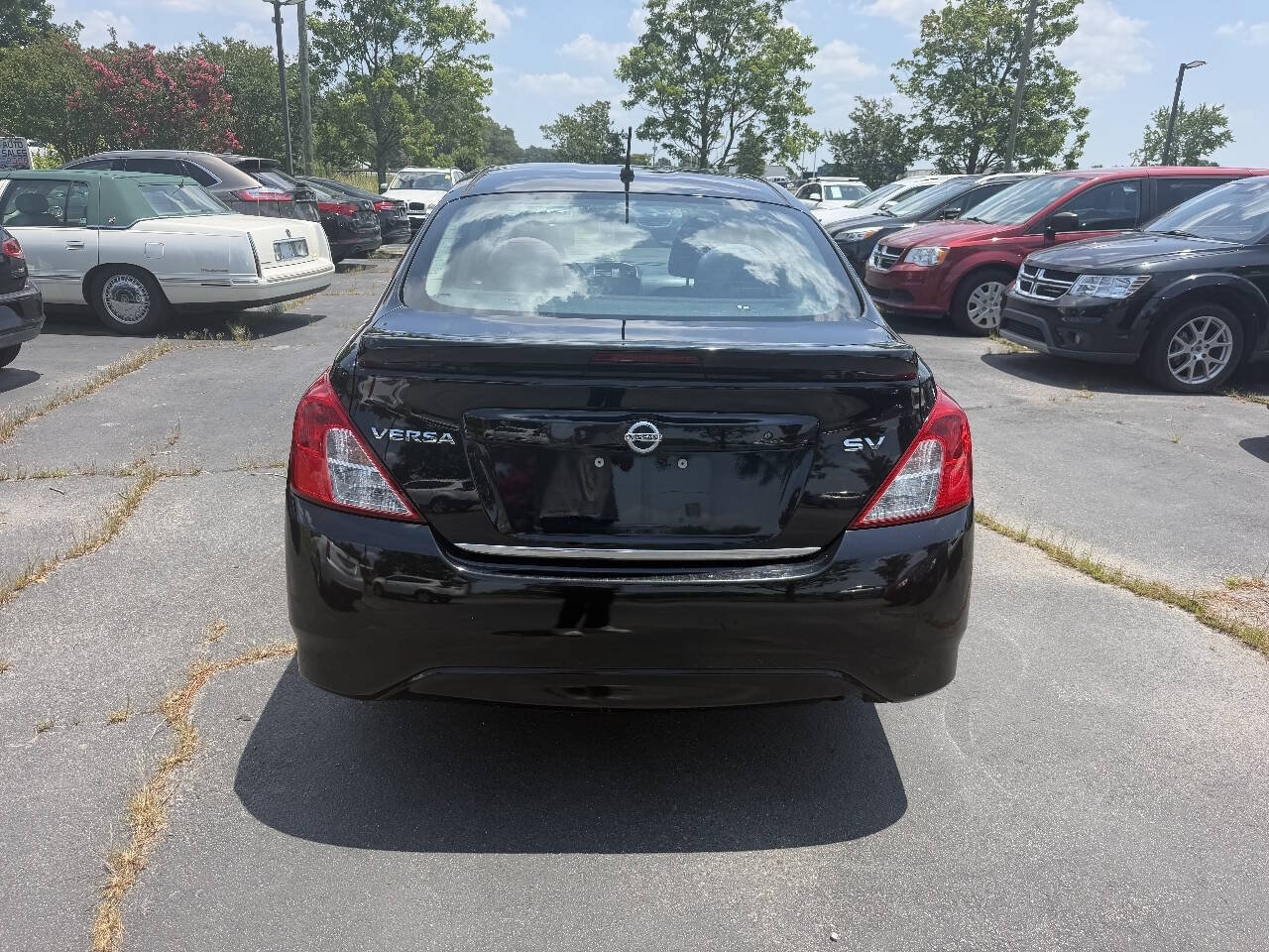 Used 2016 Nissan Versa SV FWD image 7