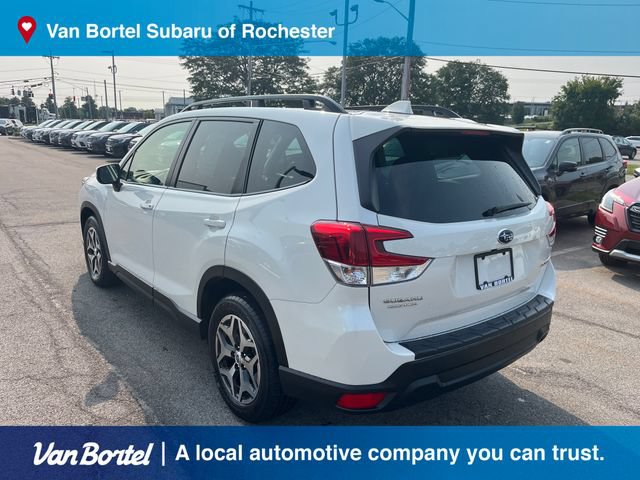 Certified 2023 Subaru Forester Premium AWD/4WD image 3